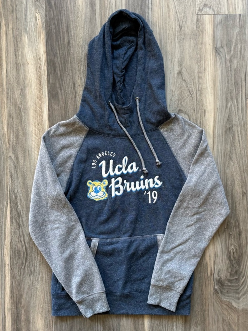 UCLA Bruins Hoodie Size S - Picture 2 of 8